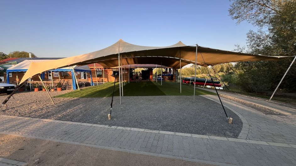 beduin_rendezvenysator_eskuvore_kicsi