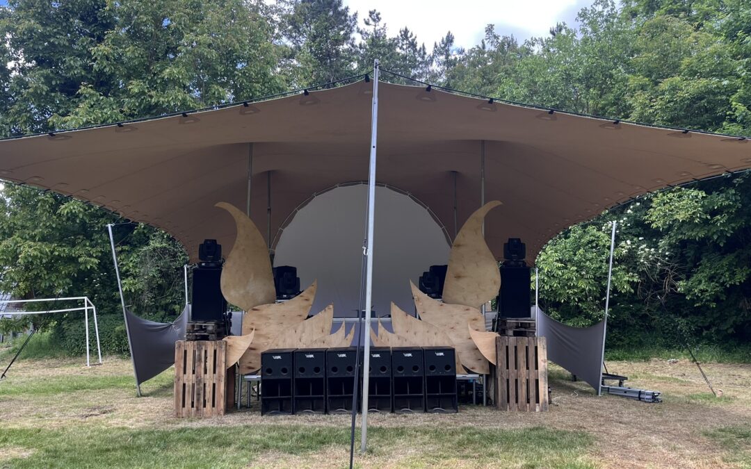 Rendezvénysátor színpadfedéshez